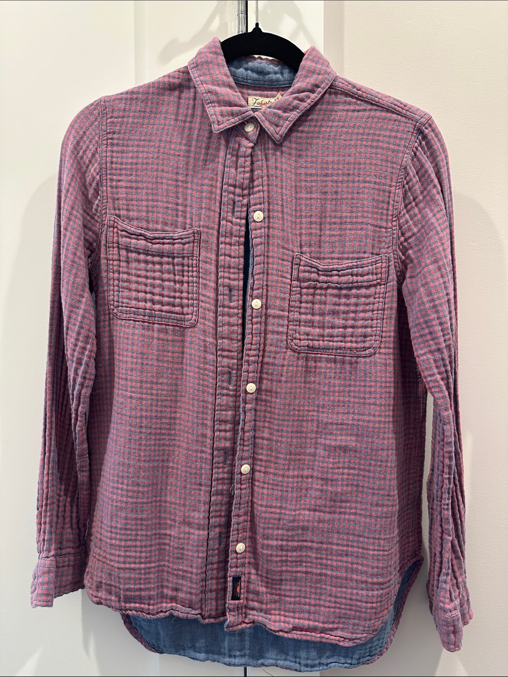Faherty Pink Textured Houndstooth Button-Down Shirt with Subtle Blue Tone